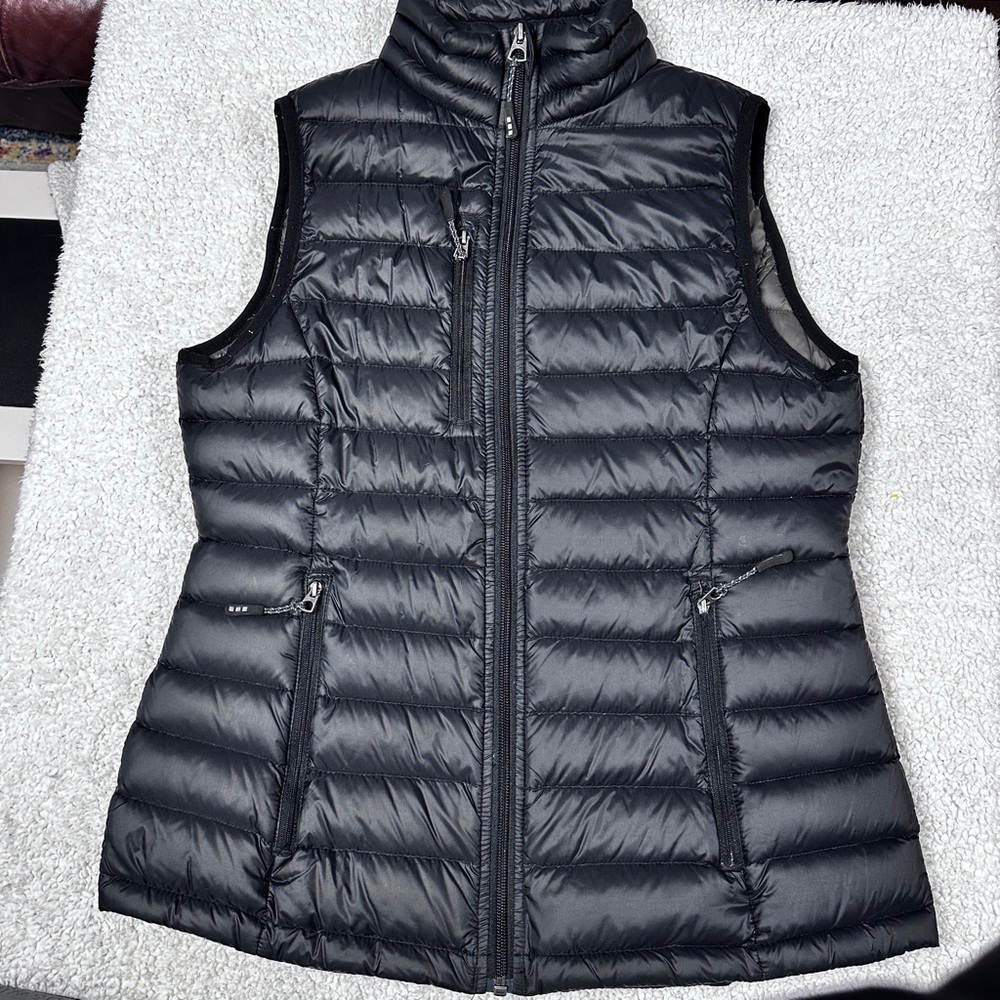 Elevate Whistler Soft Light Down Vest Black, Zip Front, Three Zip Pockets, S/P